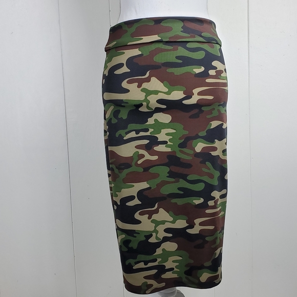 Agnes and Dora Camouflage hat size small - Picture 2 of 12